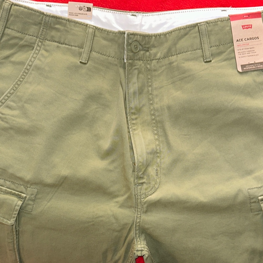 Levi's Men's Khaki Cargo Pants - Picture 6 of 6